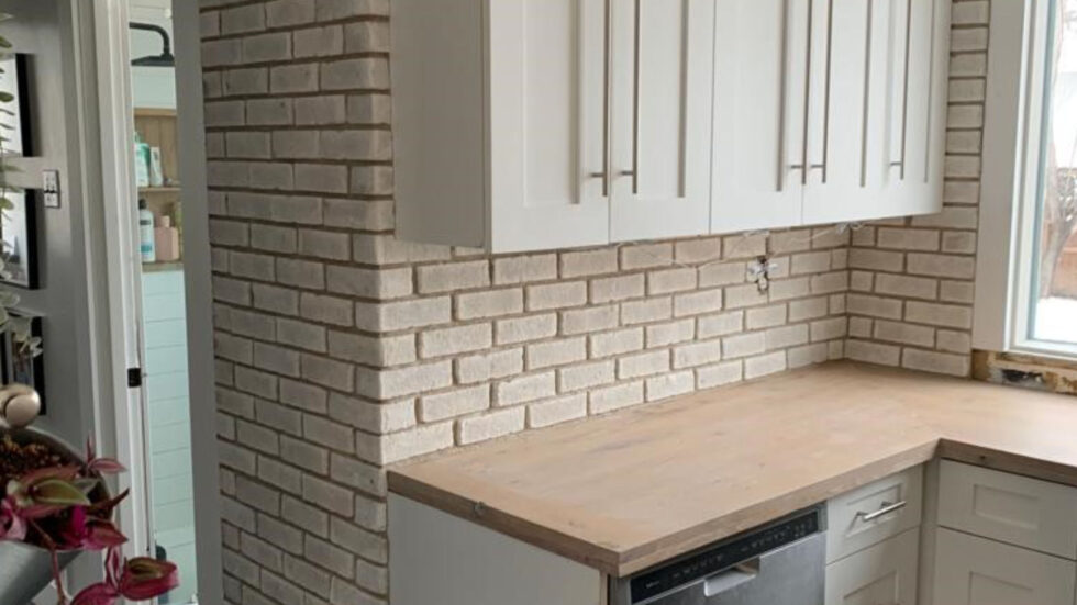 colonial white used brick